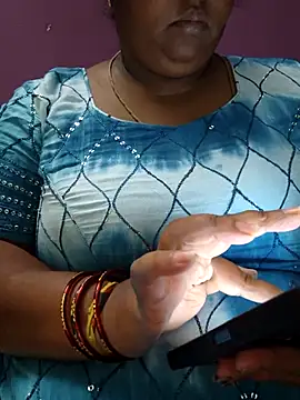 Snapshot of sweetrevathi chatting on November 15, 11:40 am sweetrevathi online show from November 15, 11:40 am