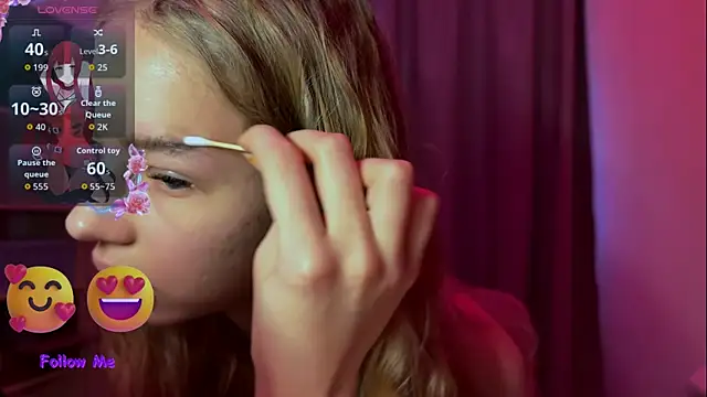 Snapshot of LunaCrave chatting on December 15, 11:14 am LunaCrave online show from December 15, 11:14 am