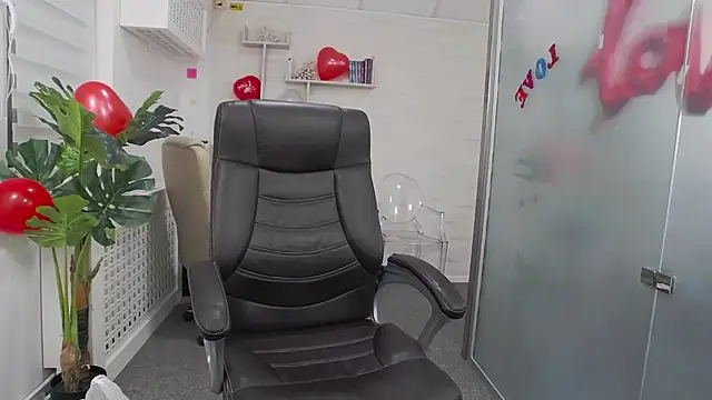 YaraXCox online show from February 13, 3:46 am