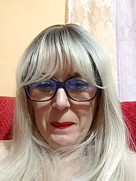 Snapshot of Amelialove42 chatting on November 13, 7:02 pm Amelialove42 online show from November 13, 7:02 pm