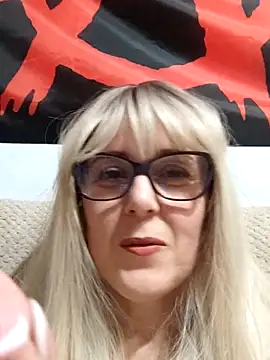 Snapshot of Amelialove42 chatting on November 23, 4:29 pm Amelialove42 online show from November 23, 4:29 pm