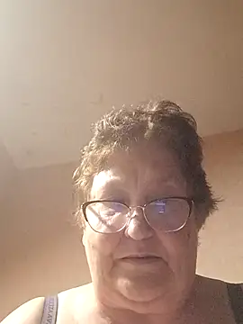 Katherine735 online show from May 27, 11:57 pm