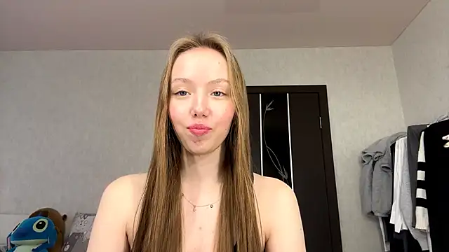 AntoniaMoravick online show from November 5, 10:15 am