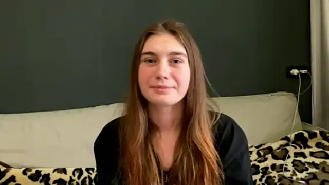 SueannHoffpauir online show from October 15, 6:24 am