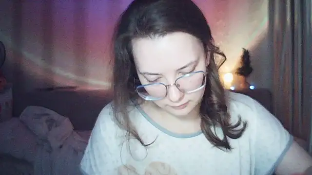 MoodieMira online show from December 18, 2:06 am