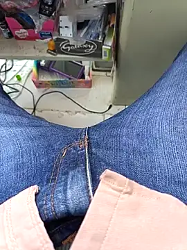 Snapshot of vi25vofgg chatting on October 14, 6:25 am vi25vofgg online show from October 14, 6:25 am