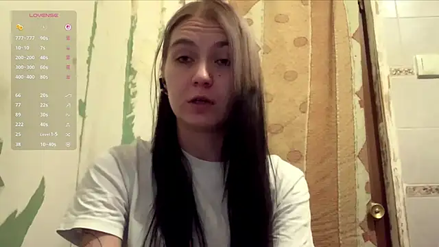 Snapshot of ArianeBhayani chatting on October 11, 10:08 pm ArianeBhayani online show from October 11, 10:08 pm