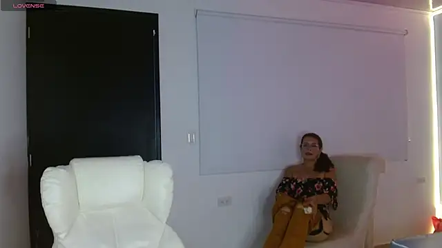 Snapshot of channelsmith_55 chatting on March 7, 2:03 pm channelsmith 55 online show from March 7, 2:03 pm