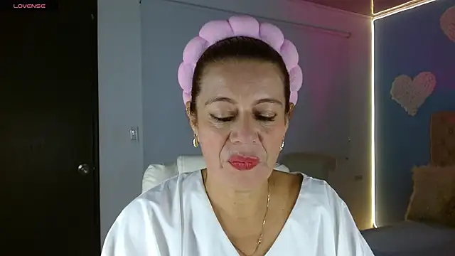 Snapshot of channelsmith_55 chatting on March 11, 1:17 pm channelsmith 55 online show from March 11, 1:17 pm
