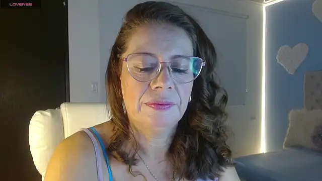 Snapshot of channelsmith_55 chatting on March 12, 1:28 pm channelsmith 55 online show from March 12, 1:28 pm