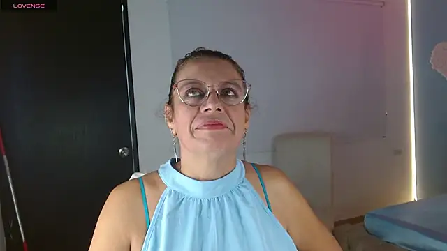 Snapshot of channelsmith_55 chatting on March 20, 1:49 pm channelsmith 55 online show from March 20, 1:49 pm