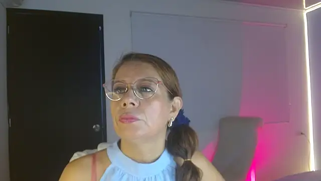 Snapshot of channelsmith_55 chatting on March 28, 1:54 pm channelsmith 55 online show from March 28, 1:54 pm