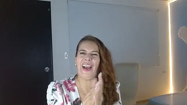 Snapshot of channelsmith_55 chatting on April 6, 1:12 pm channelsmith 55 online show from April 6, 1:12 pm