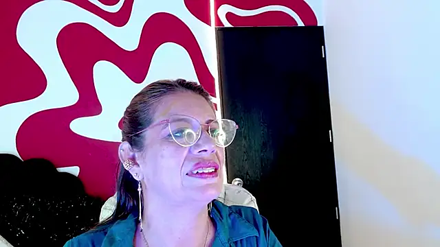 Snapshot of channelsmith_55 chatting on May 22, 1:28 pm channelsmith 55 online show from May 22, 1:28 pm