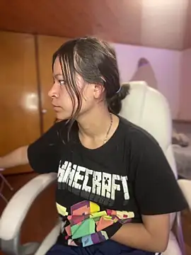 Ninfa pink online show from December 15, 7:40 pm