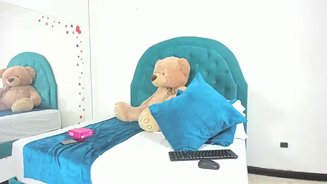 Snapshot of Grecia_Moore chatting on November 20, 1:33 pm Grecia Moore online show from November 20, 1:33 pm