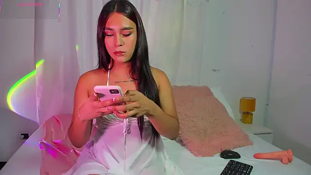 Grecia Moore online show from January 18, 8:45 pm