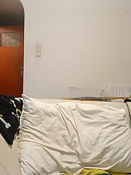 labellerose online show from February 11, 6:02 pm