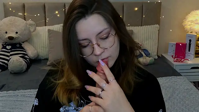 Snapshot of Briarx chatting on April 15, 8:09 pm Briarx online show from April 15, 8:09 pm