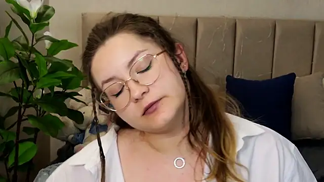 Snapshot of Briarx chatting on July 23, 2:20 am Briarx online show from July 23, 2:20 am