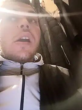 Snapshot of Alexszader36 chatting on March 17, 2:31 pm Alexszader36 online show from March 17, 2:31 pm