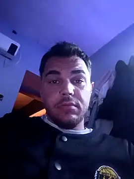 Snapshot of Alexszader36 chatting on April 7, 8:20 pm Alexszader36 online show from April 7, 8:20 pm