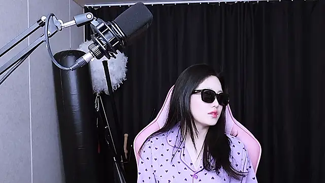 MISA 02 online show from November 20, 2:06 pm