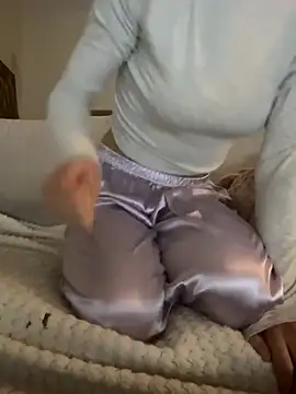 Snapshot of honeymalou chatting on October 14, 7:14 pm honeymalou online show from October 14, 7:14 pm