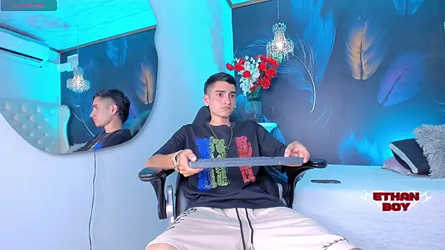 Ethan Boy  online show from December 16, 8:36 pm