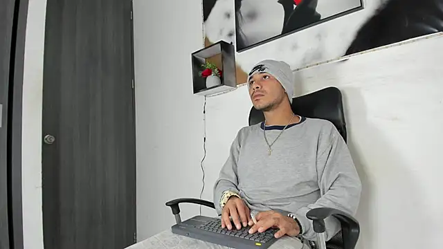 Snapshot of jhapsson_wong chatting on October 12, 3:00 pm jhapsson wong online show from October 12, 3:00 pm