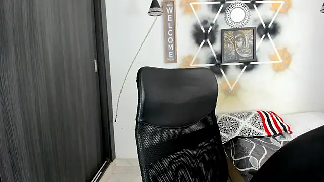 Snapshot of jhapsson_wong chatting on October 16, 1:45 pm jhapsson wong online show from October 16, 1:45 pm