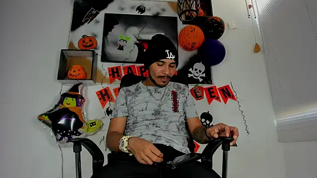 Snapshot of jhapsson_wong chatting on October 26, 2:12 pm jhapsson wong online show from October 26, 2:12 pm