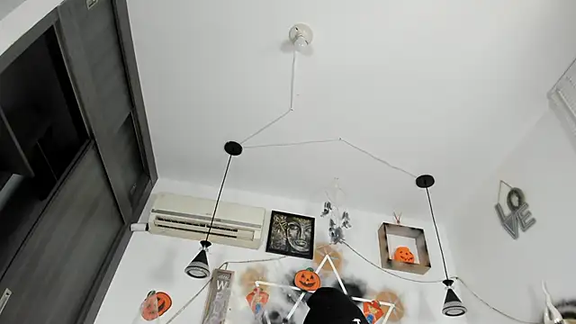 Snapshot of jhapsson_wong chatting on October 28, 2:20 pm jhapsson wong online show from October 28, 2:20 pm