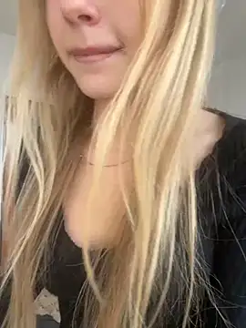 JudithCarly online show from November 18, 12:42 pm