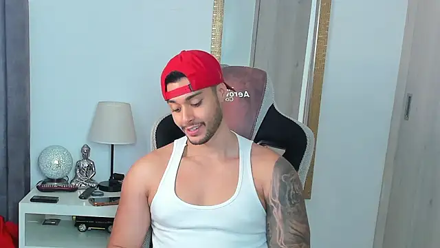 Snapshot of Ken_mailik1 chatting on March 8, 10:30 am Ken mailik1 online show from March 8, 10:30 am