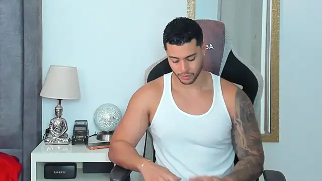 Snapshot of Ken_mailik1 chatting on July 5, 12:28 am Ken mailik1 online show from July 5, 12:28 am