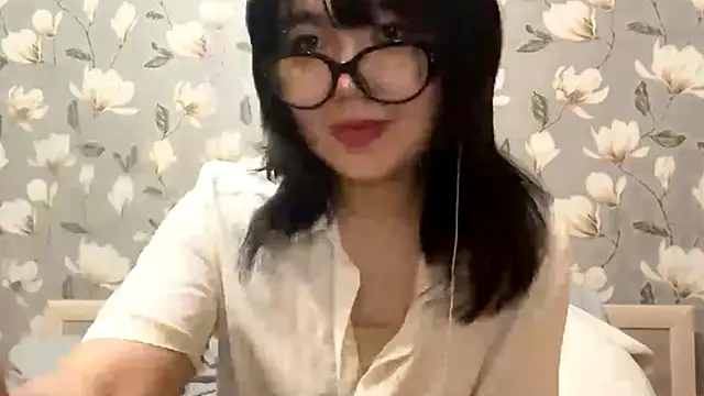 Snapshot of YunaMuse chatting on October 10, 8:08 pm YunaMuse online show from October 10, 8:08 pm