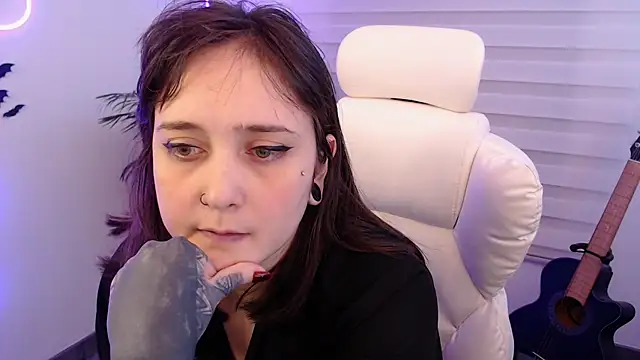 Snapshot of Fallenag666 chatting on November 23, 1:49 am Fallenag666 online show from November 23, 1:49 am