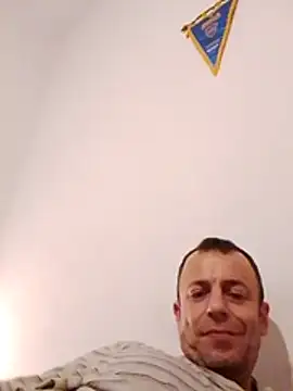 Snapshot of jjLARAY chatting on October 23, 8:57 am jjLARAY online show from October 23, 8:57 am