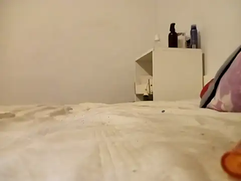 Snapshot of jjLARAY chatting on December 15, 2:05 am jjLARAY online show from December 15, 2:05 am