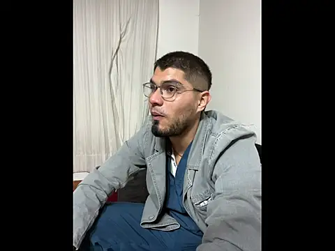 mirallesandbig online show from December 15, 11:20 pm