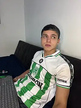 mirallesandbig online show from February 11, 12:26 am