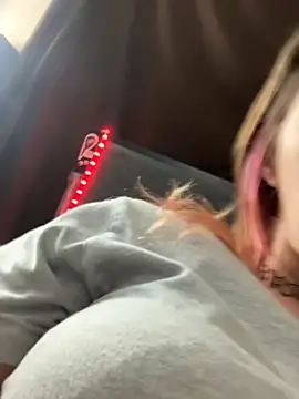 Snapshot of Mustbethemoney1234 chatting on October 19, 11:11 am Mustbethemoney1234 online show from October 19, 11:11 am