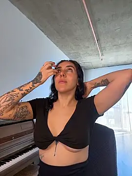 Lolathebaddie online show from March 11, 4:24 pm