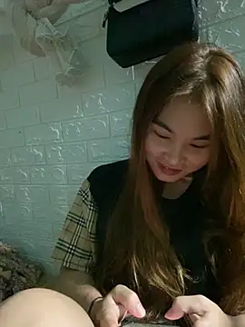 Snapshot of Yan_50299 chatting on October 14, 12:28 pm Yan 50299 online show from October 14, 12:28 pm