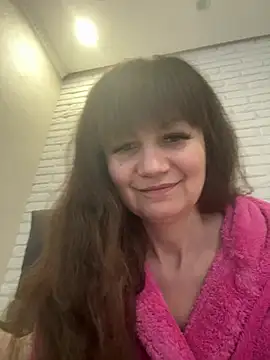 Butterfly8385 online show from February 4, 9:15 am