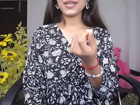 Hot Kareena online show from October 19, 6:03 am