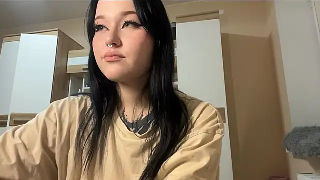 Snapshot of KristenGoodmon chatting on October 10, 11:31 am KristenGoodmon online show from October 10, 11:31 am