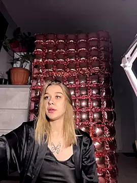 AngellnSilk online show from October 31, 8:26 am