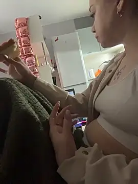 AngellnSilk online show from November 28, 7:33 am